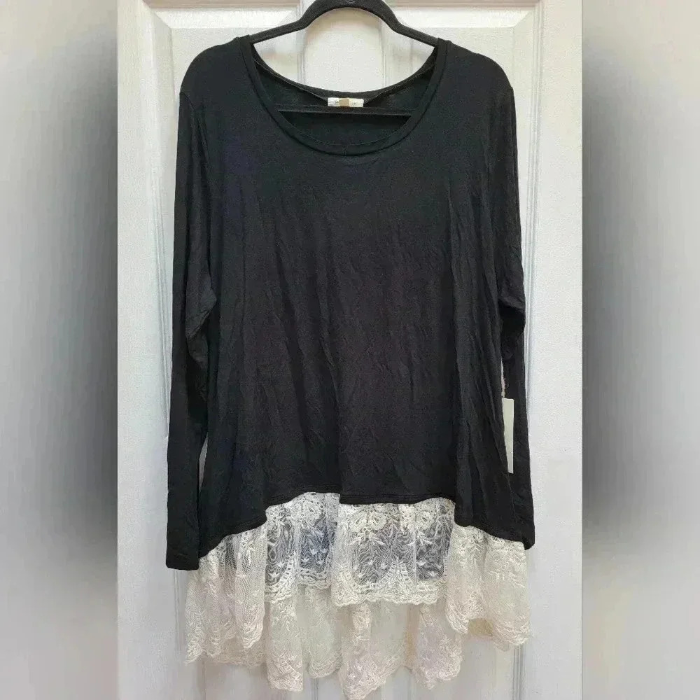 Paper + Tee Women's Long Sleeve Lace Hem Black Blouse Plus Size 2x NWT
